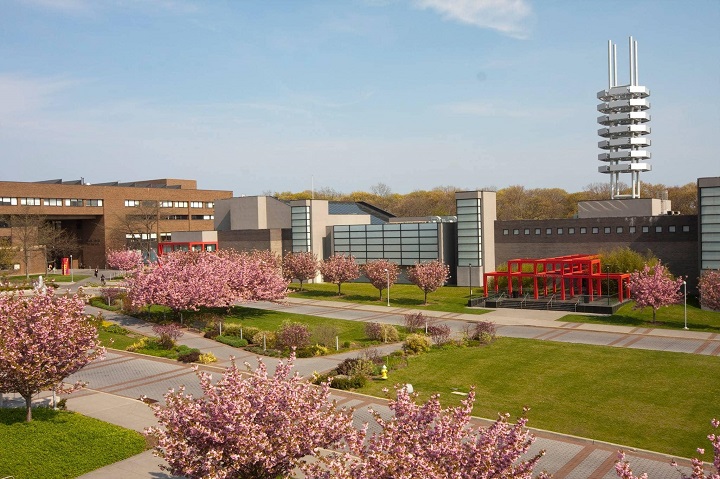 khuon_vien_stony_brook_university