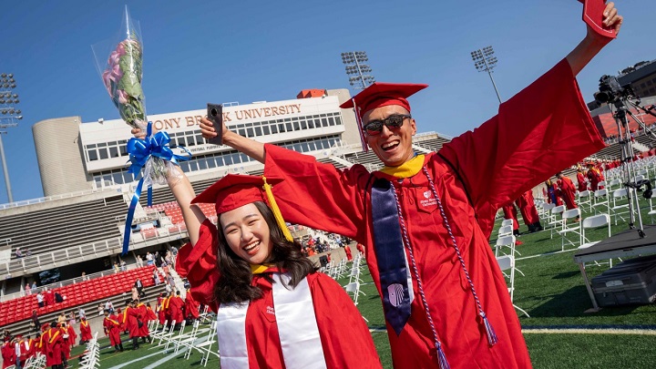 sinh_vien_stony_brook_university